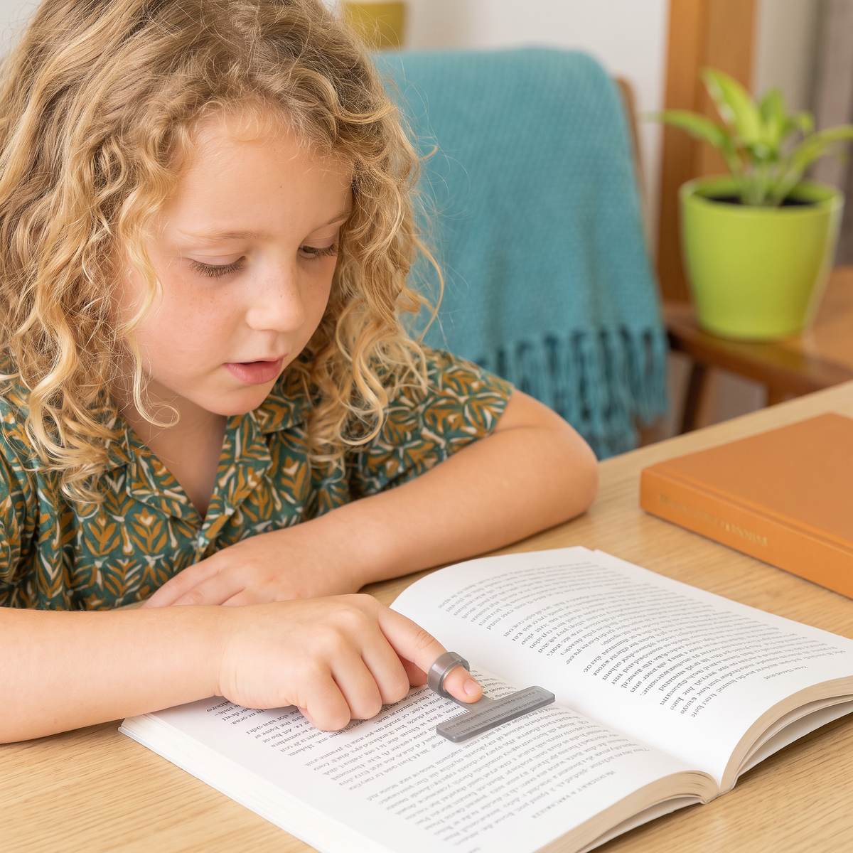 Kids’ Finger Reading Tracker – Translucent Reading Guide