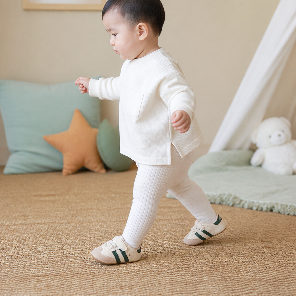 Classic Retro Baby Sneakers – Soft Sole First Walking Shoes